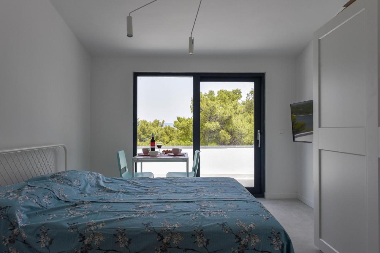Lazaneo Seafront Apartments, イェルサ エクステリア 写真