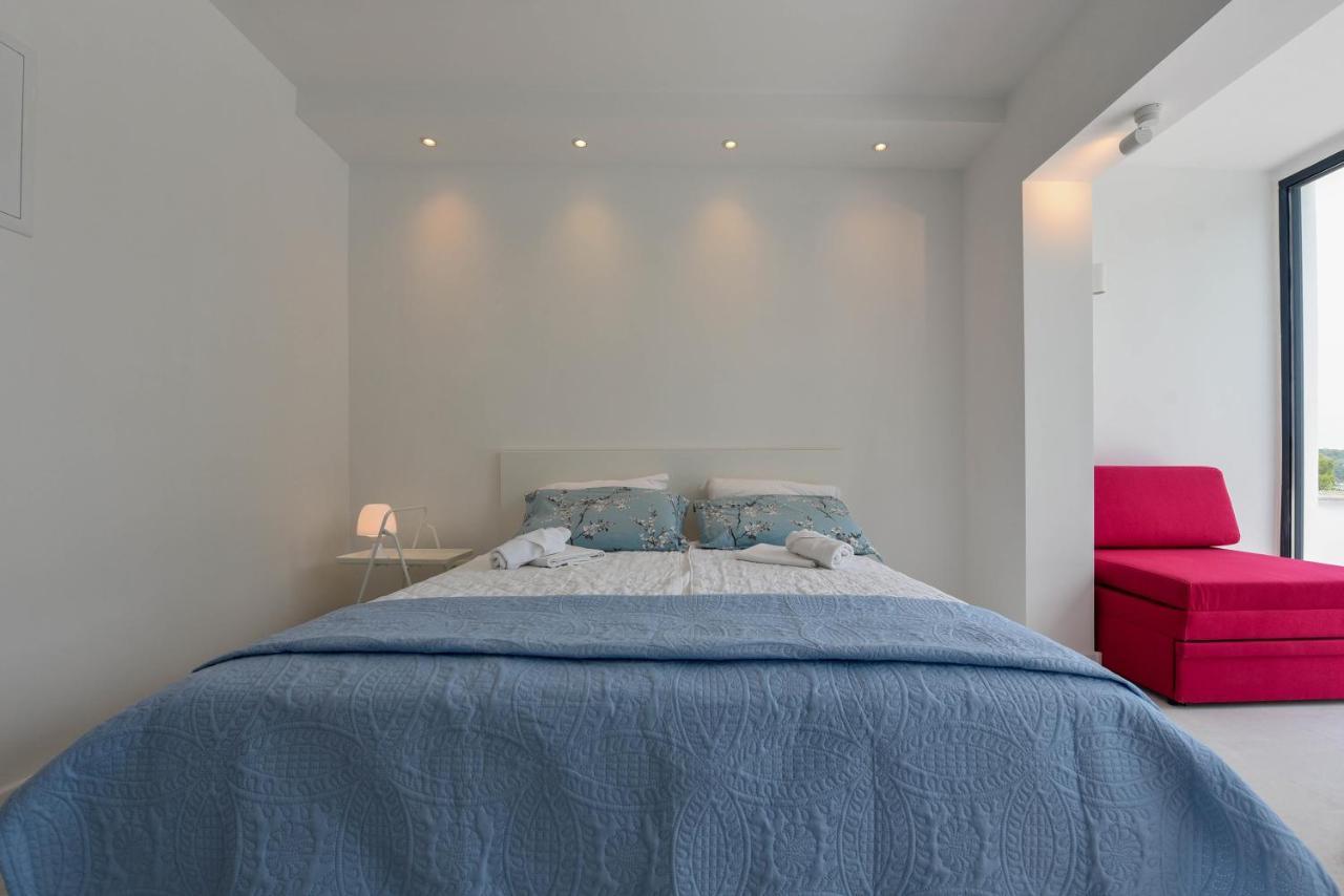 Lazaneo Seafront Apartments, イェルサ エクステリア 写真
