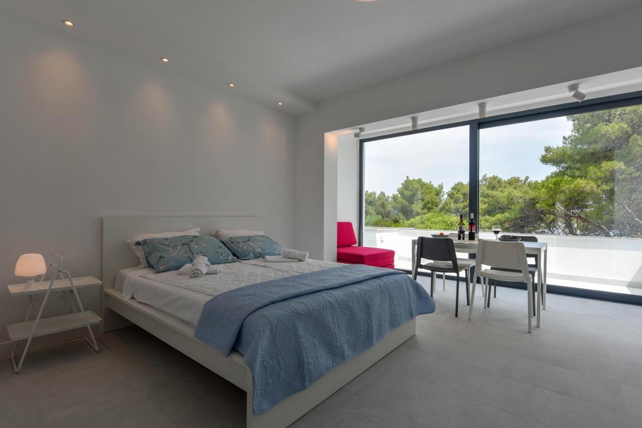 Lazaneo Seafront Apartments, イェルサ エクステリア 写真