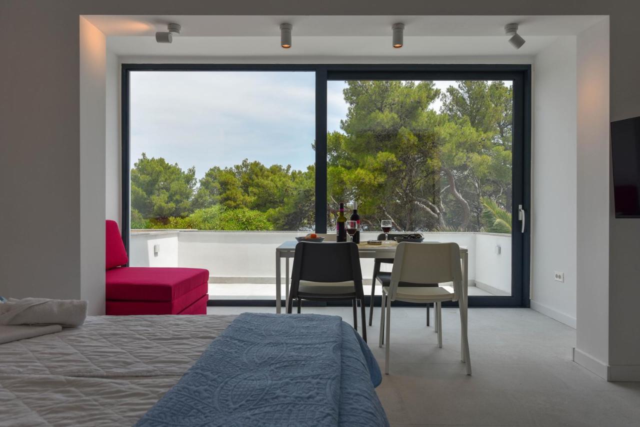 Lazaneo Seafront Apartments, イェルサ エクステリア 写真