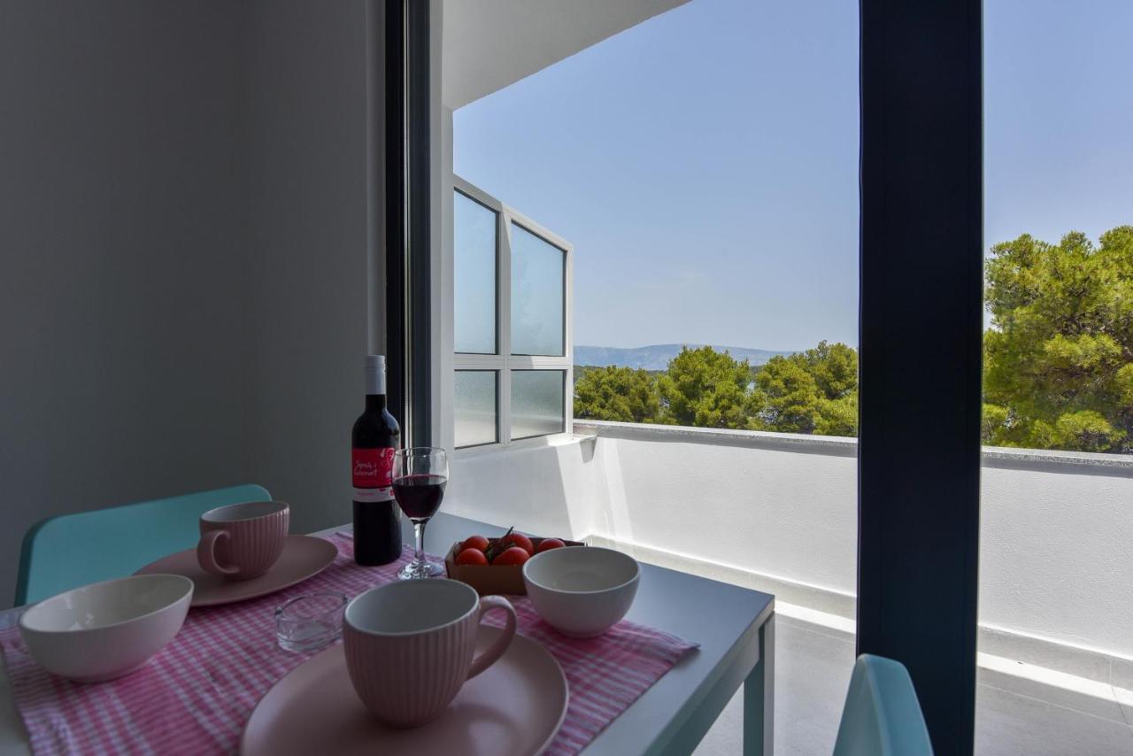 Lazaneo Seafront Apartments, イェルサ エクステリア 写真